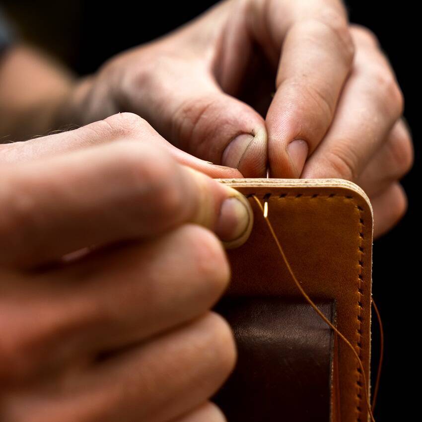 Handmade_leather_wallet