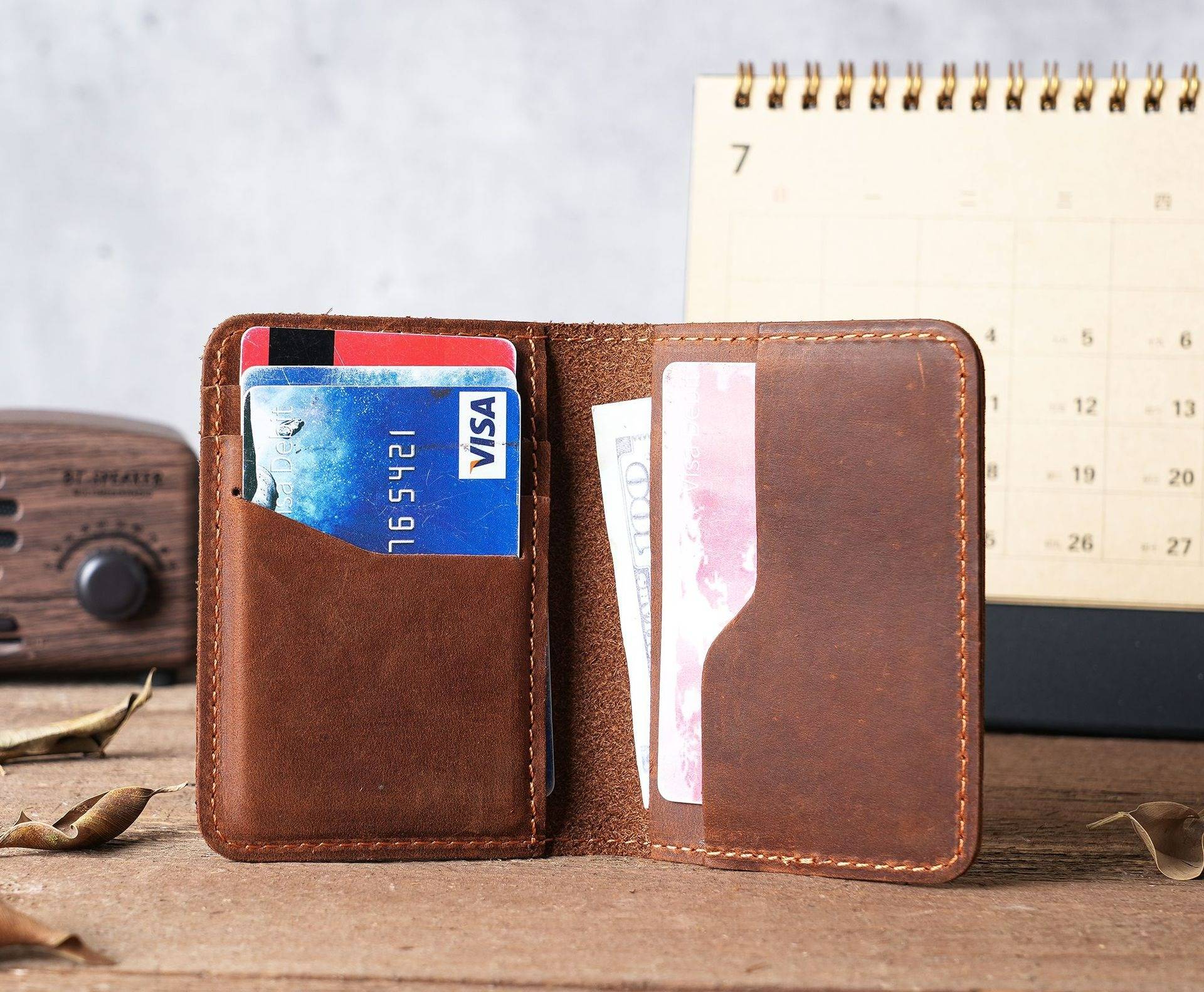 minimalist bifold wallet 