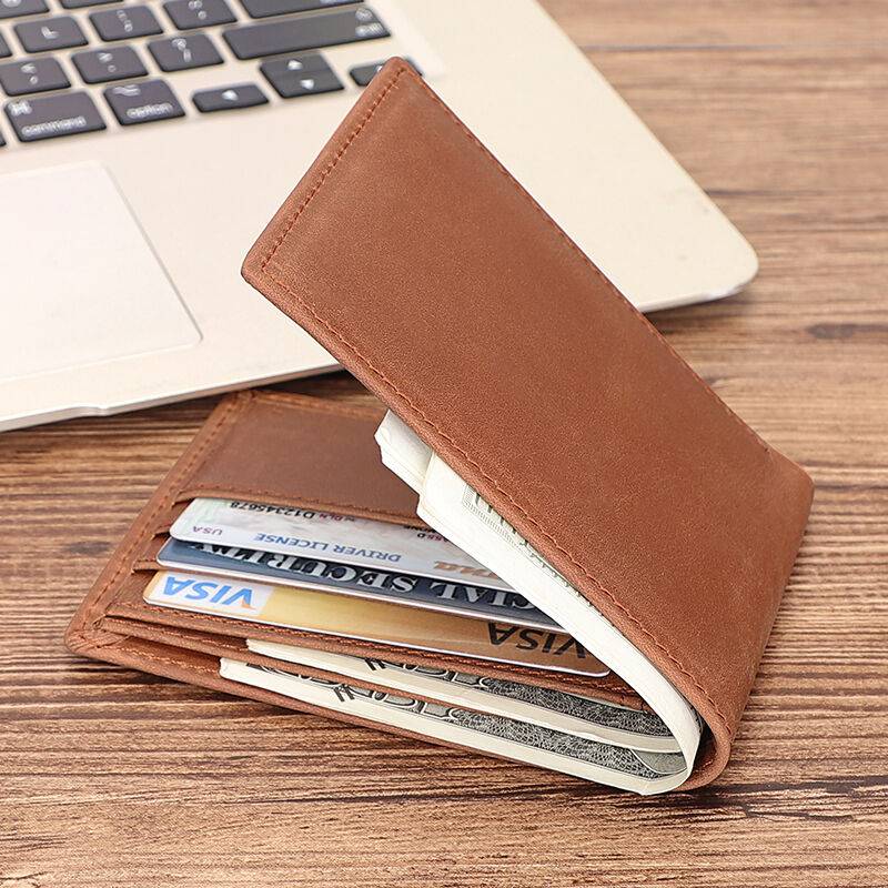 Minimalist Men Leather Bifold Wallet